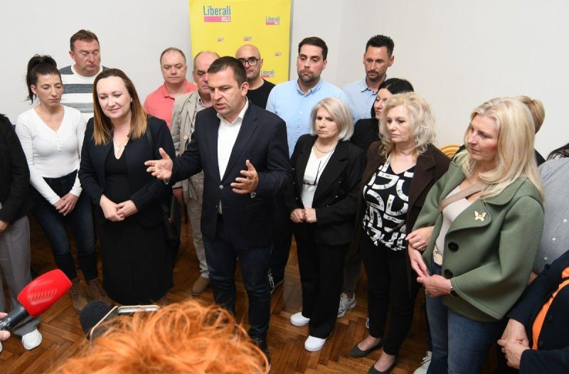 Bjelovar - grad-bjelovar.com, Politika - Dario i Ivana prvi čestitali Marku