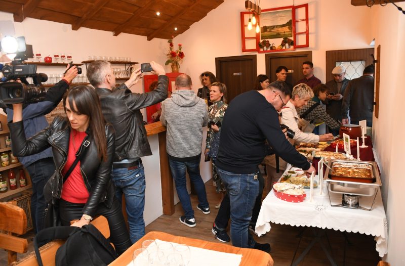 Bjelovar - grad-bjelovar.com, Gospodarstvo - Kušaonica OPG-a Bačak
