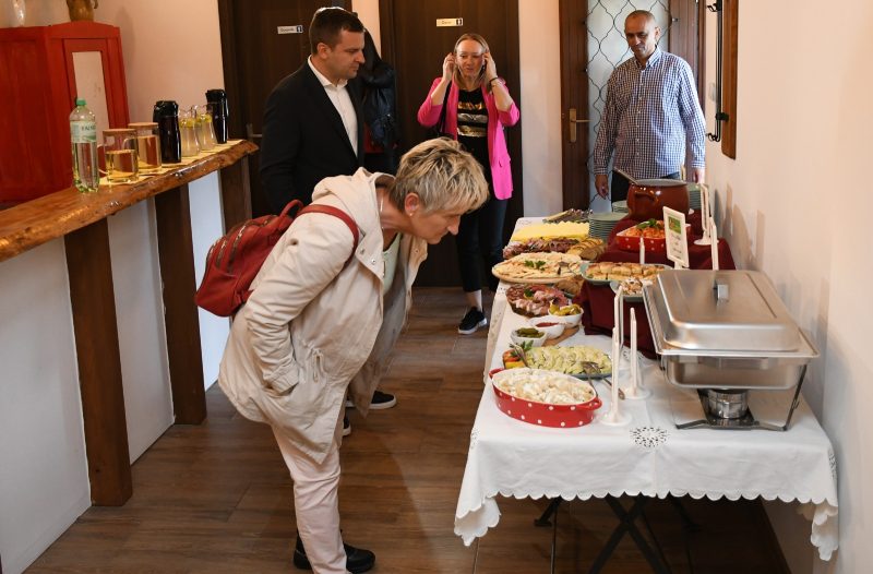 Bjelovar - grad-bjelovar.com, Gospodarstvo - Kušaonica OPG-a Bačak