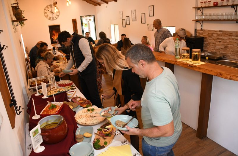 Bjelovar - grad-bjelovar.com, Gospodarstvo - Kušaonica OPG-a Bačak