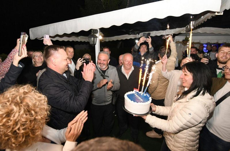Bjelovar - grad-bjelovar.com, Politika - Veliko slavlje u stožeru Marka Marušića