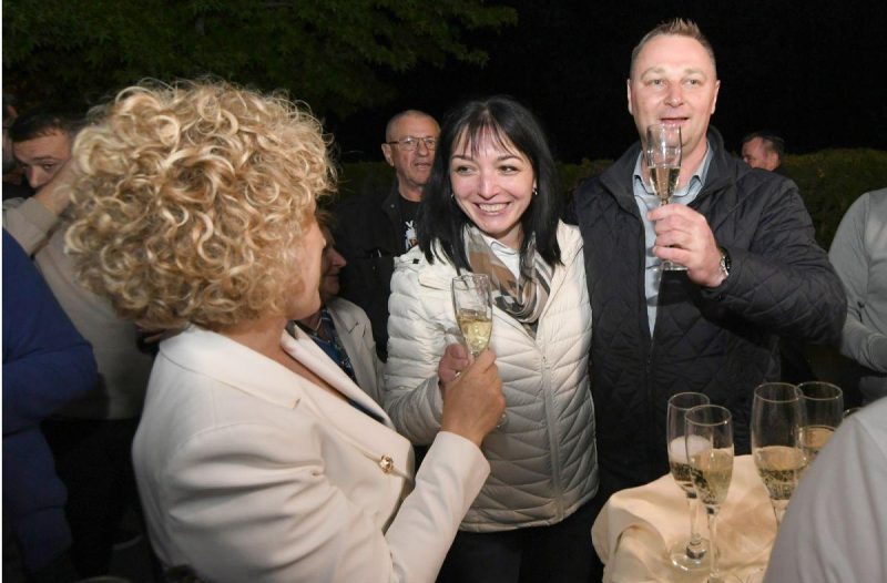 Bjelovar - grad-bjelovar.com, Politika - Veliko slavlje u stožeru Marka Marušića