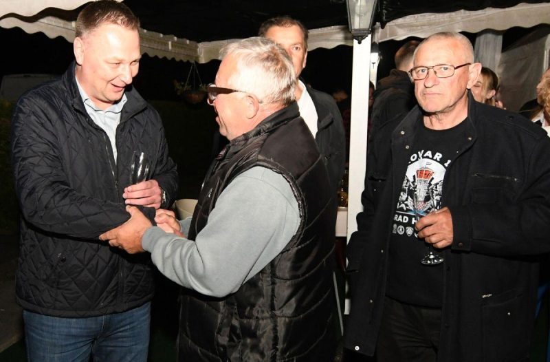 Bjelovar - grad-bjelovar.com, Politika - Veliko slavlje u stožeru Marka Marušića