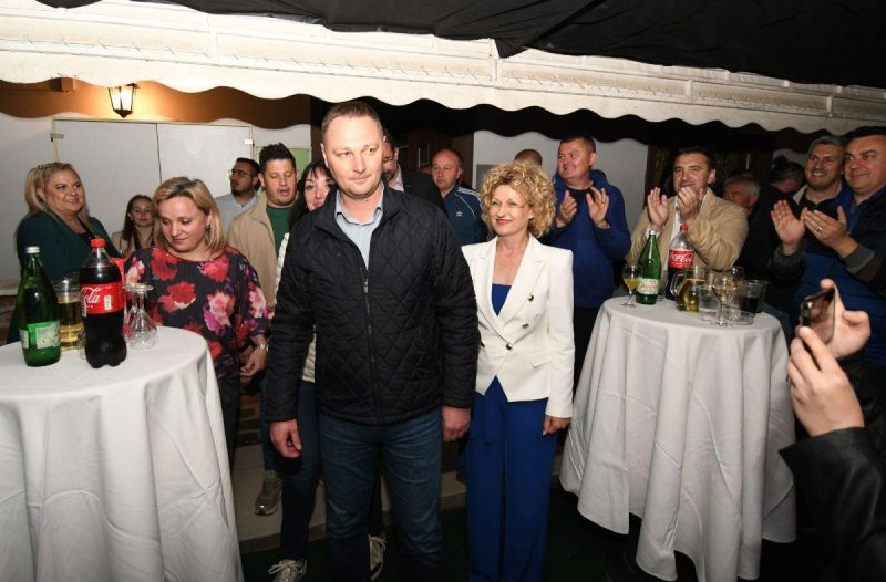 Bjelovar - grad-bjelovar.com, Politika - Veliko slavlje u stožeru Marka Marušića