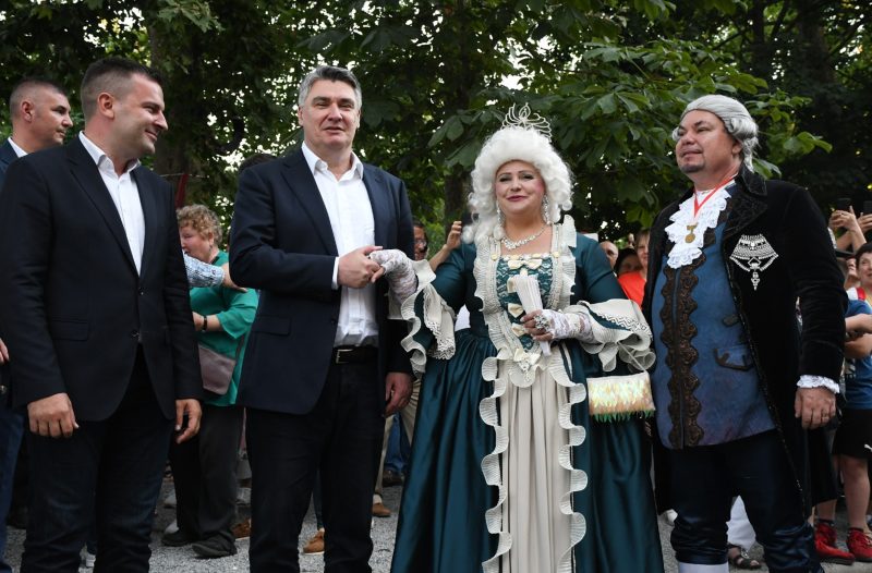 Bjelovar - grad-bjelovar.com, Kazališta - Predsjednik RH upoznao Caricu