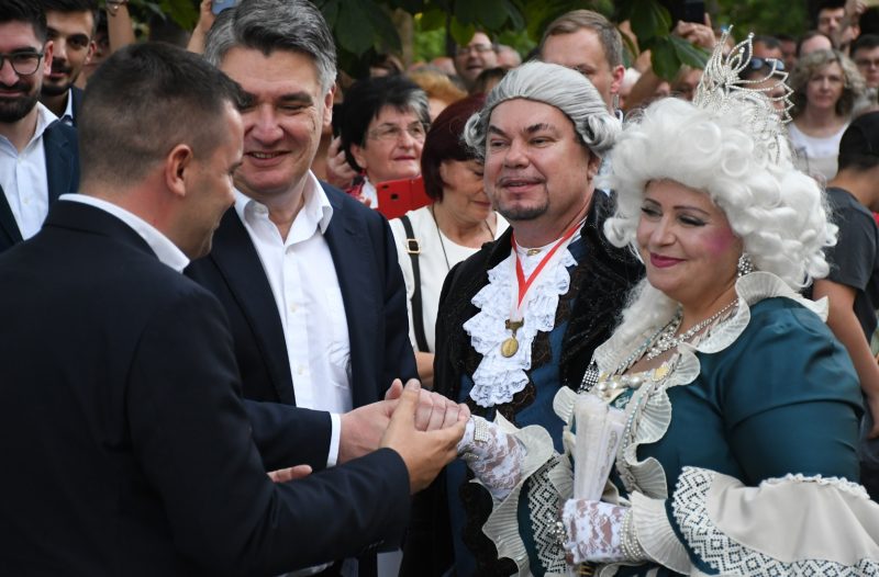 Bjelovar - grad-bjelovar.com, Kazališta - Predsjednik RH upoznao Caricu