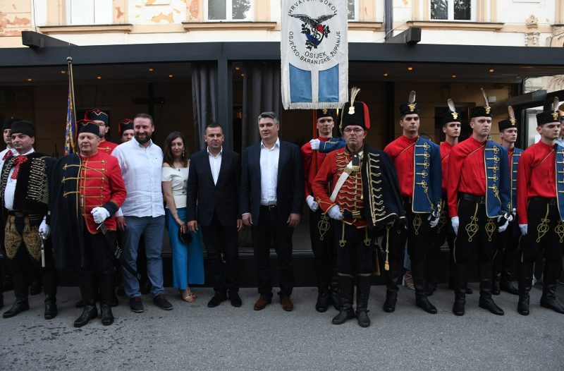 Bjelovar - grad-bjelovar.com, Kazališta - Predsjednik RH upoznao Caricu