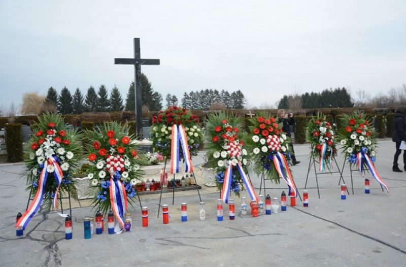 Bjelovar - grad-bjelovar.com - Spomen na heroje