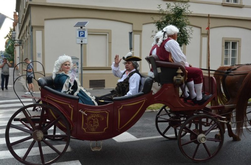 Bjelovar - grad-bjelovar.com - Bjelovarčani svečano dočekali svoju caricu