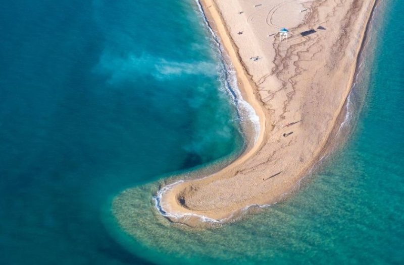 Bjelovar - grad-bjelovar.com - Olujno jugo ponovno promijenili izgled plaže Zlatni rat