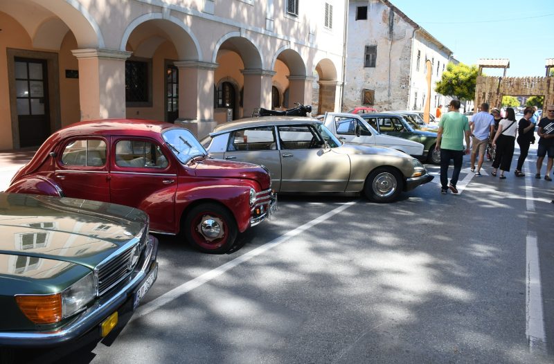 Bjelovar - grad-bjelovar.com, Zanimljivosti - Izložba starodobnih vozila