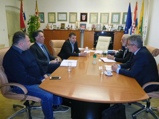 Bjelovar - grad-bjelovar.com, Kazališta - Grad Bjelovar je za vrijednost ulaganja u nogometne stadione zauvijek izgubio  kontrolu nad plinskom opskrbom Bjelovara